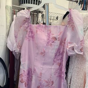 Beautiful and perfect dress for photographing